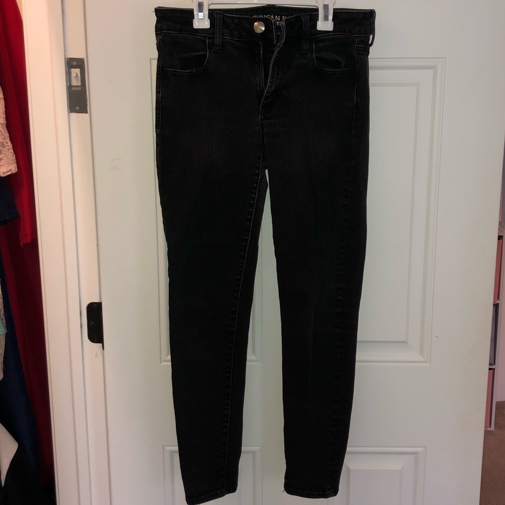 American Eagle black skinny jeans size 8